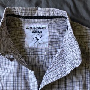 — Quicksilver button down short sleeve shirt M
